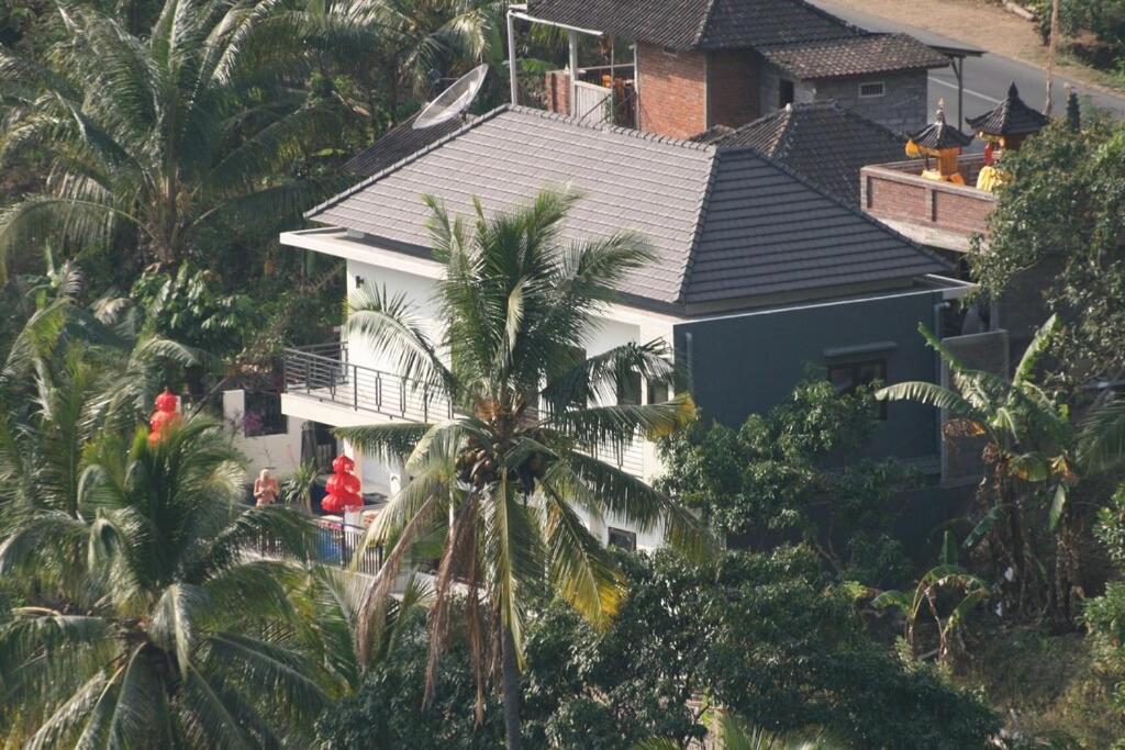 Zahrada ubytování Rumah Riang