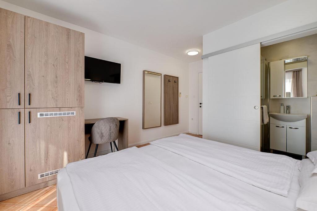 Postel nebo postele na pokoji v ubytování Bed & Breakfast Došen