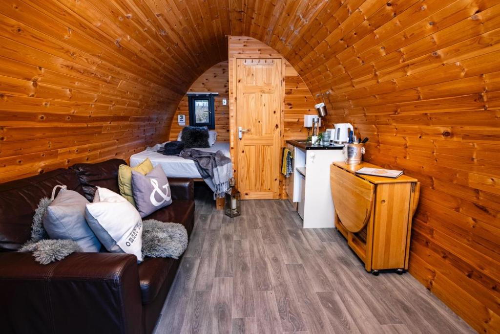 Kuchyň nebo kuchyňský kout v ubytování The Arns Glamping Pods