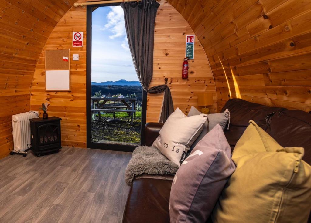 Posezení v ubytování The Arns Glamping Pods