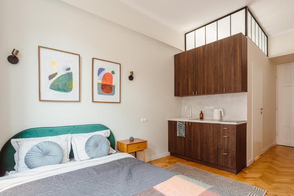 Kuchyňa alebo kuchynka v ubytovaní Apartament na Krakowskim Kazimierzu