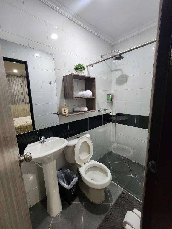 HOTEL CASA MARED Corferias-Embajada Americanaにあるバスルーム