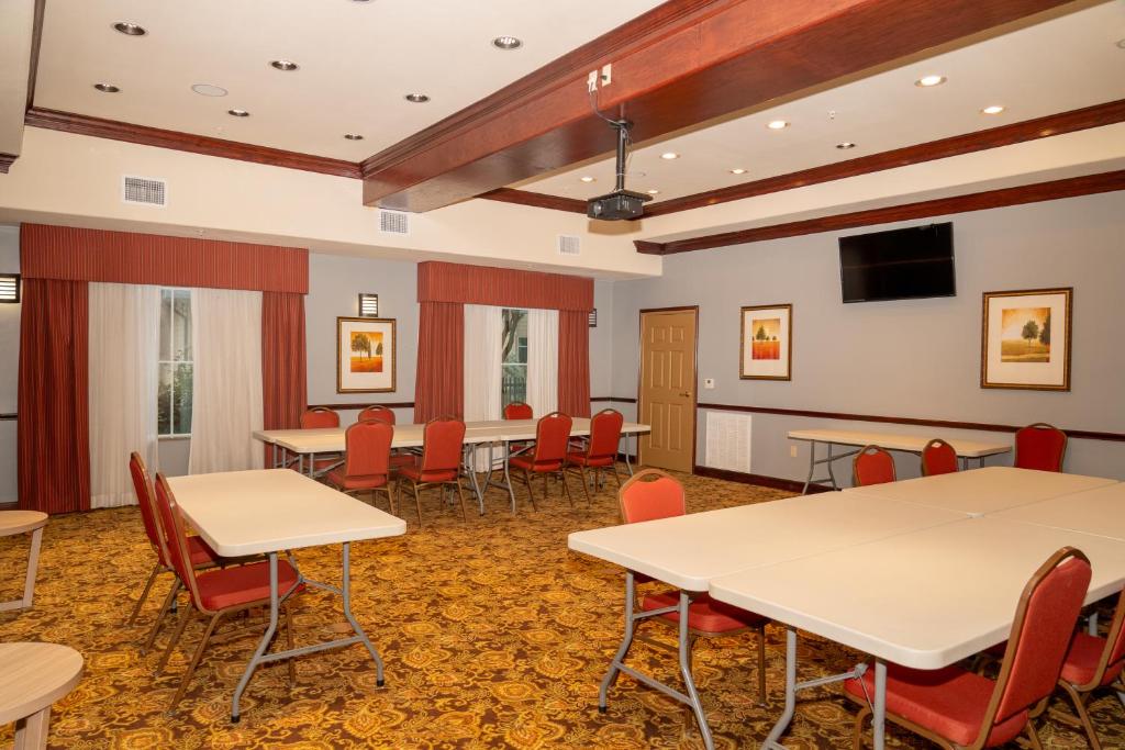 Country Inn & Suites by Radisson, College Station, TX photo
