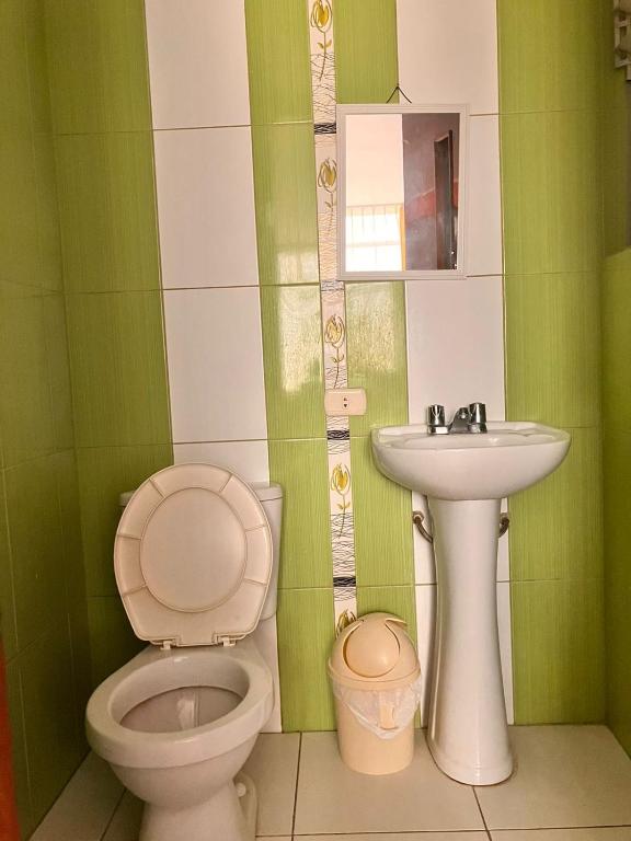 Koupelna v ubytování Hostal El Rancho