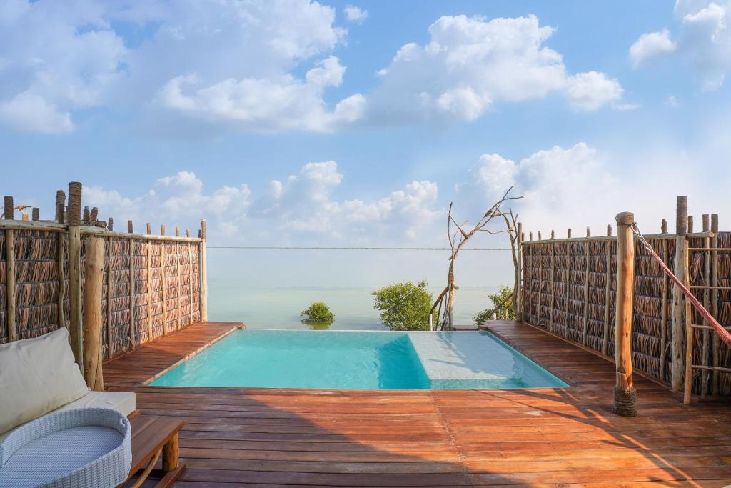 Bazén v ubytování Casa Mikoko Resort nebo v jeho okolí