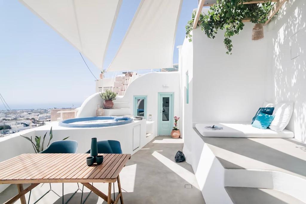 Balkón nebo terasa v ubytování Vima Santorini, Traditional Luxury