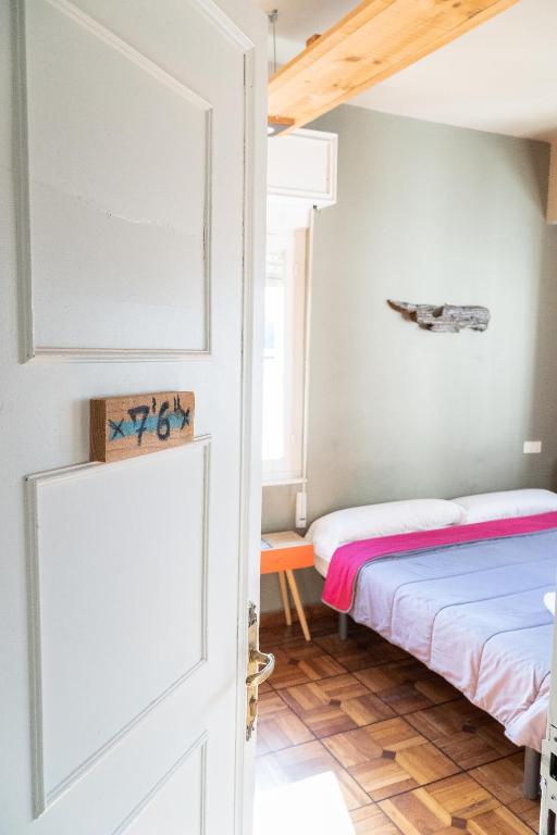 Carving Surf Hostel - 四人间 - 带浴室