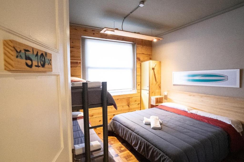 Carving Surf Hostel - 四人间 - 带私人外部浴室