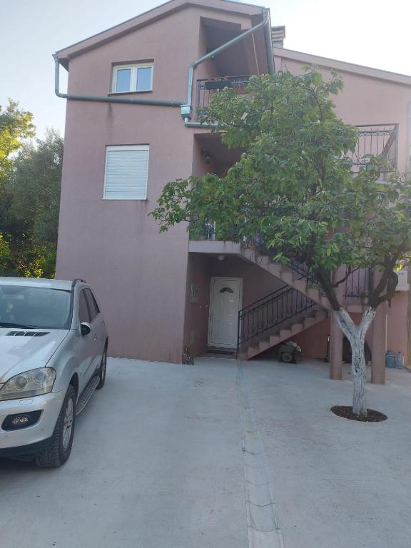 Budova, kde se apartmán nachází