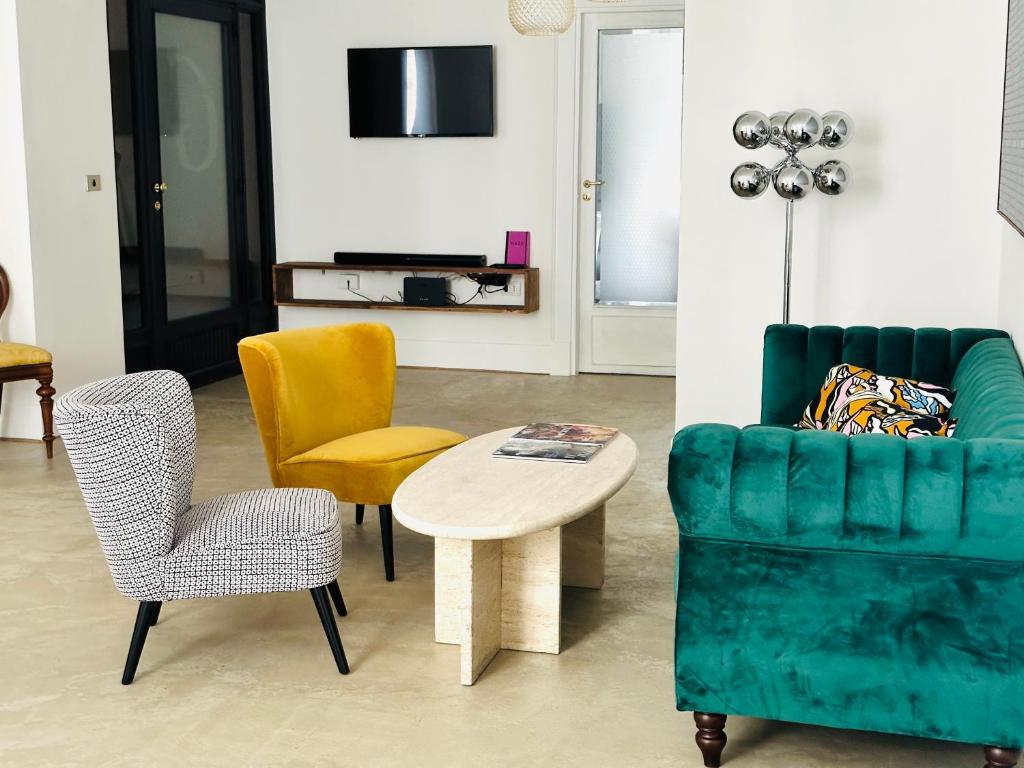 A seating area at Casa Biondi