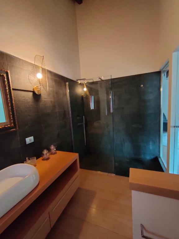 Koupelna v ubytování Suite with Lake Como view