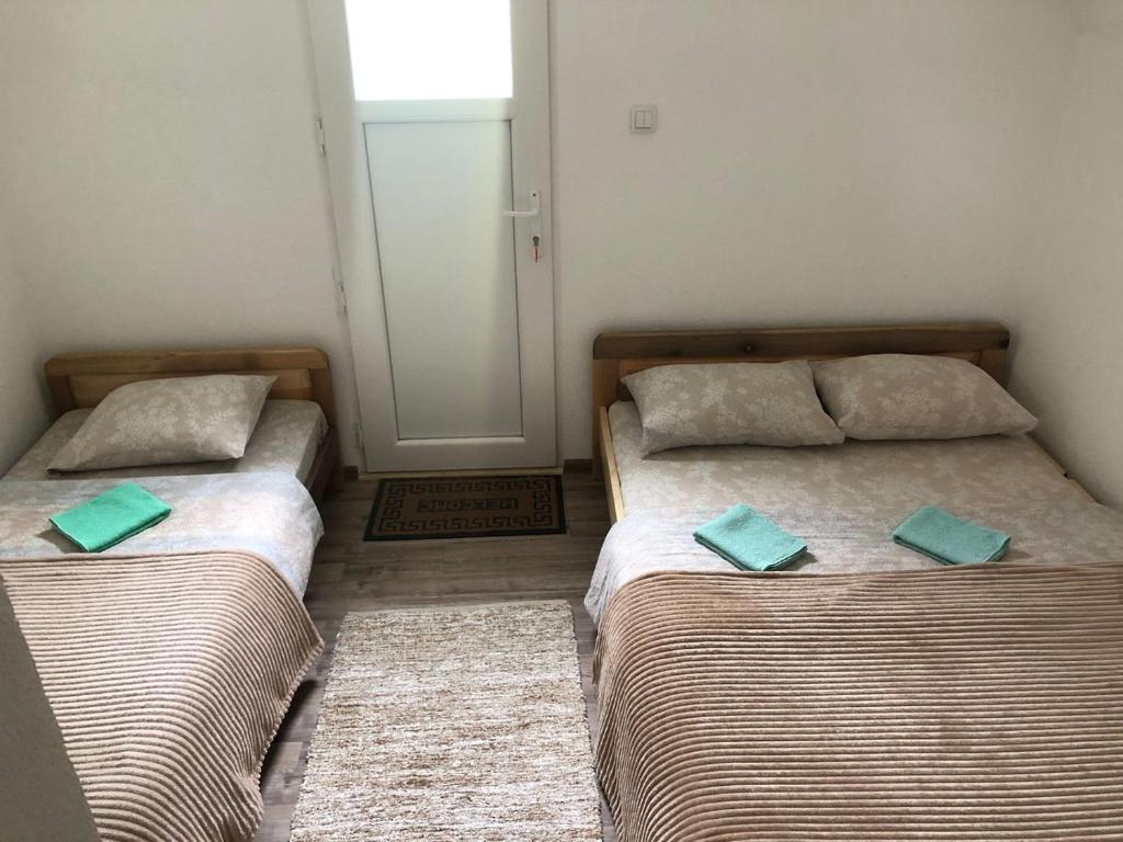 Letto o letti in una camera di Private accommodation Kalezić