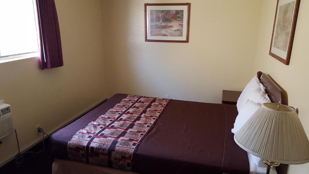 Anaheim Astoria Inn & Suites photo