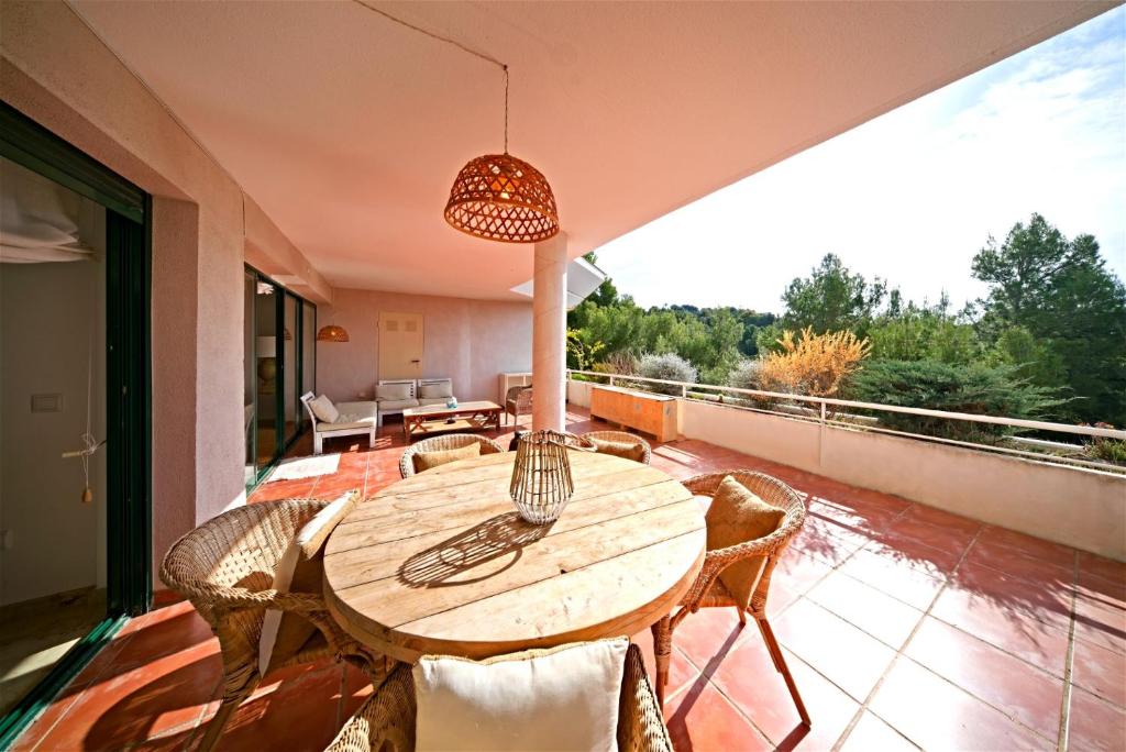 A balcony or terrace at Apartamento Foureau · Apartamento en Altea La Nova