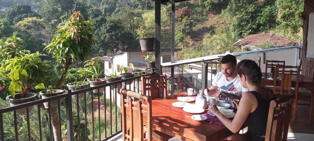 Balkón nebo terasa v ubytování Kandy IVY Mountain View Resort