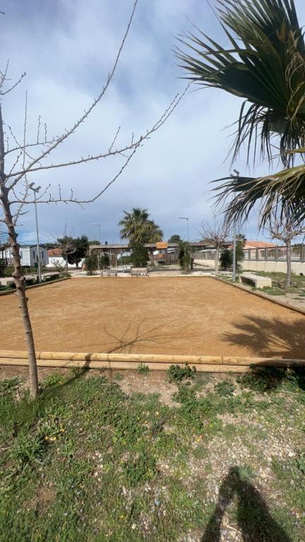 Fotografia z galérie ubytovania Les mobil homes de NOLY, 1 Place adulte Réserve Africaine de Sigean gratuite v destinácii Port-la-Nouvelle