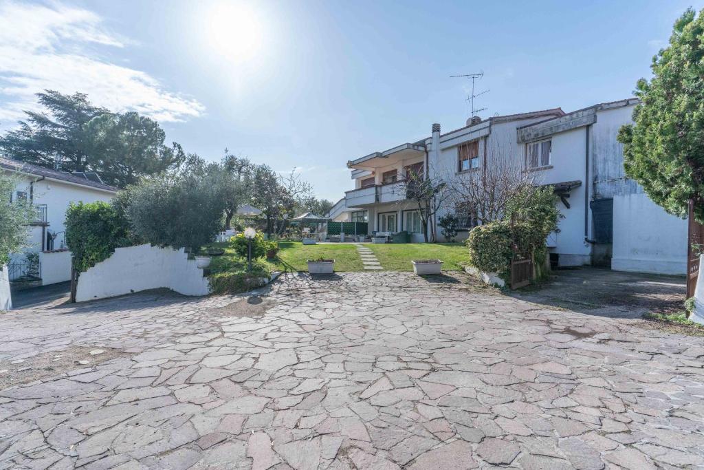 Fotografia z galérie ubytovania Ampia Dimora a Salò con Parcheggio e Giardino v destinácii Salò