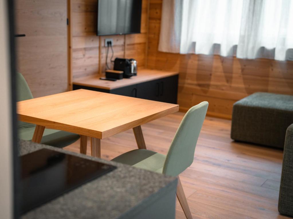 Vivi Suites&Spa Molveno - Triple Room Con Vista De Montaña
