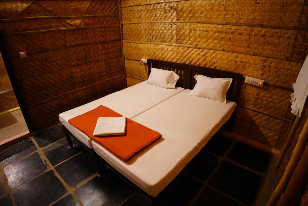 Hampi Crzy Panda - Double Room
