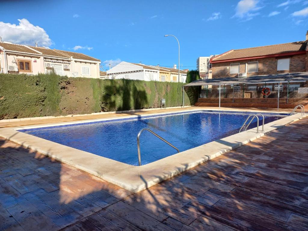 Bazén v ubytování Appartement proche mer avec piscine nebo v jeho okolí