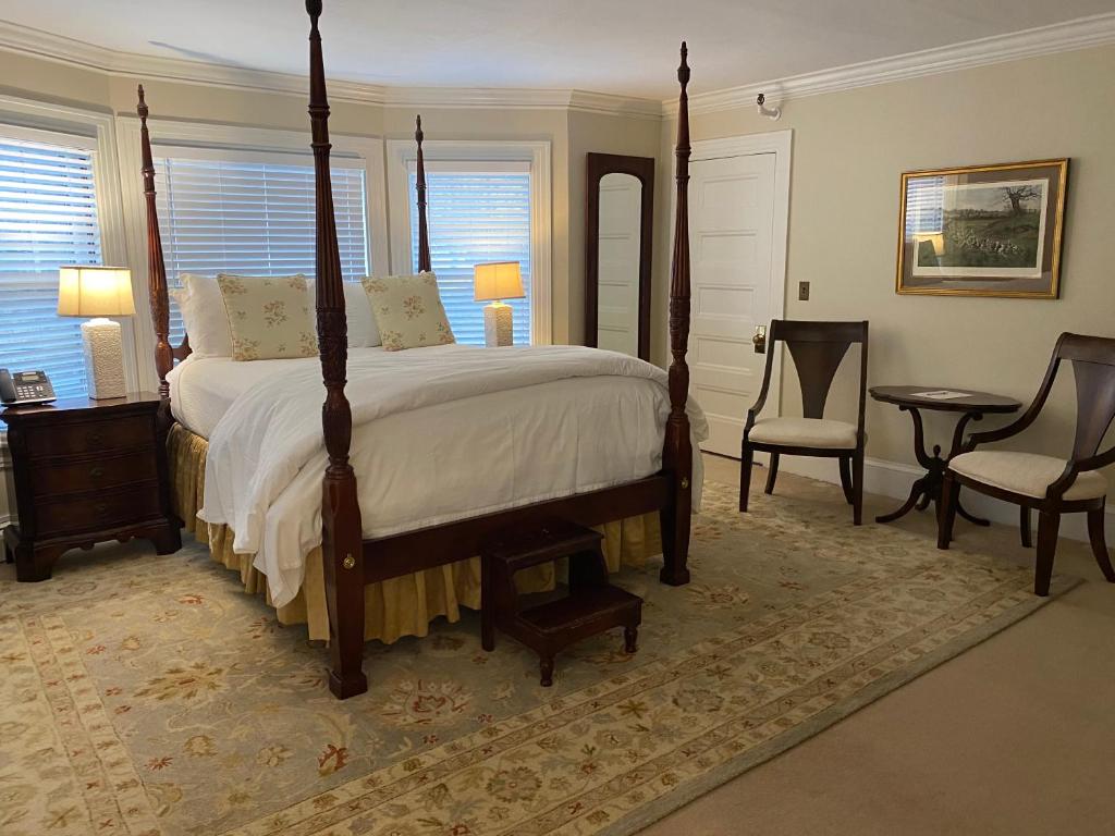 Copper Beech Inn - Superior King Room