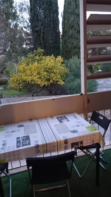 Gallery image of Appartement résidence calme in Hyères