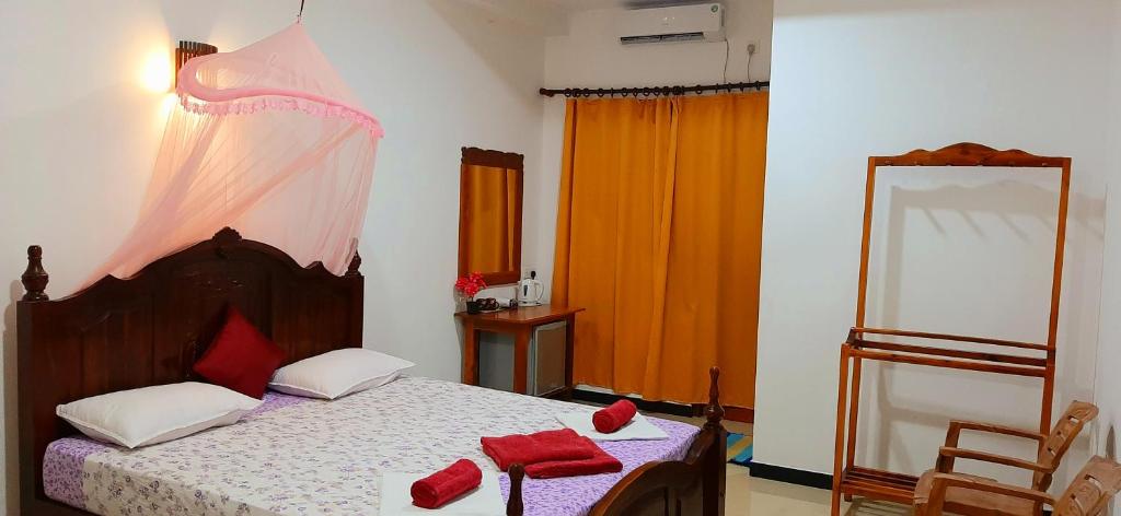 Dream Palace Family Guest House Mirissa , Beach 50m - 4