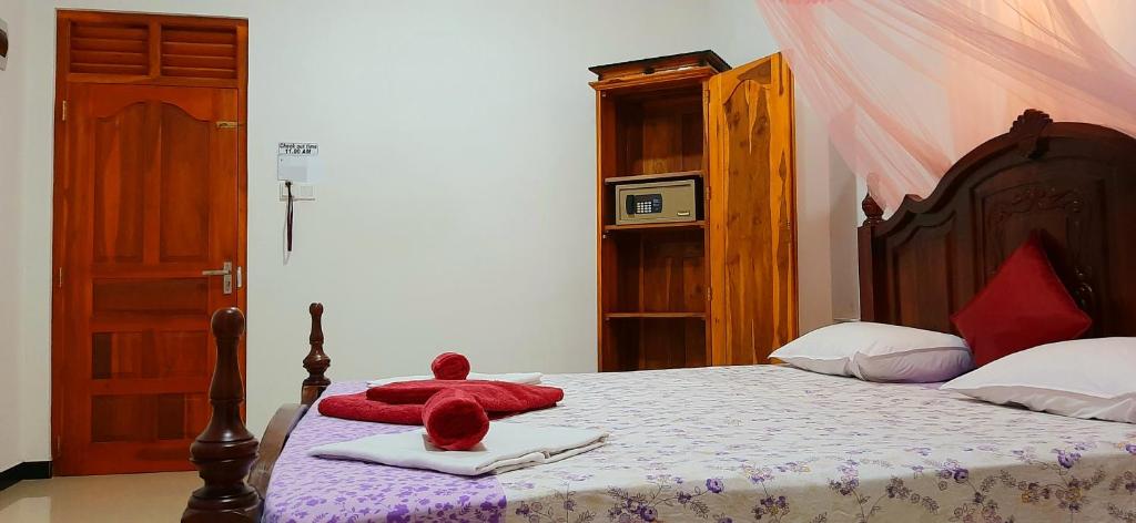 Dream Palace Family Guest House Mirissa , Beach 50m - 10