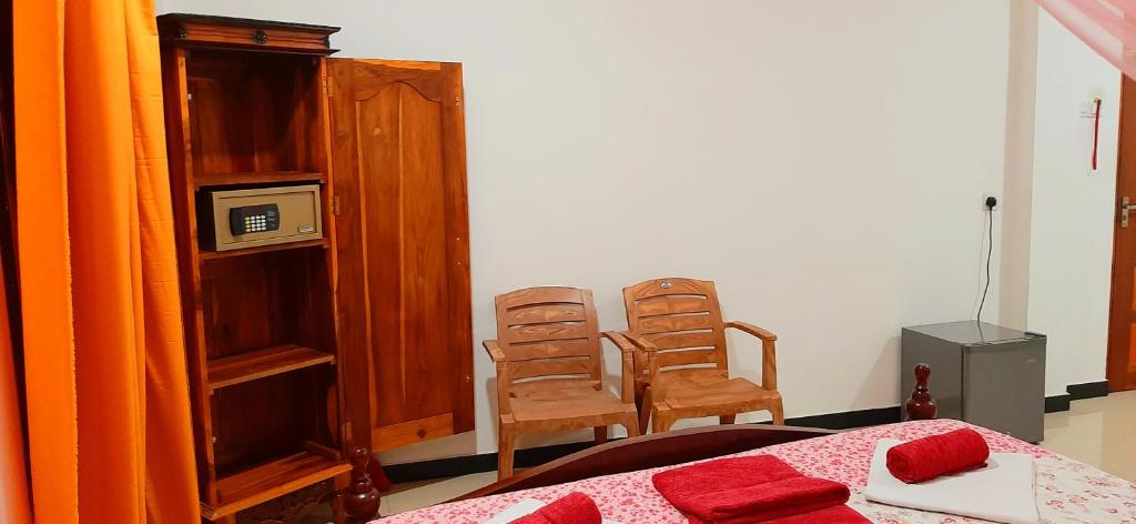 Dream Palace Family Guest House Mirissa , Beach 50m - 18