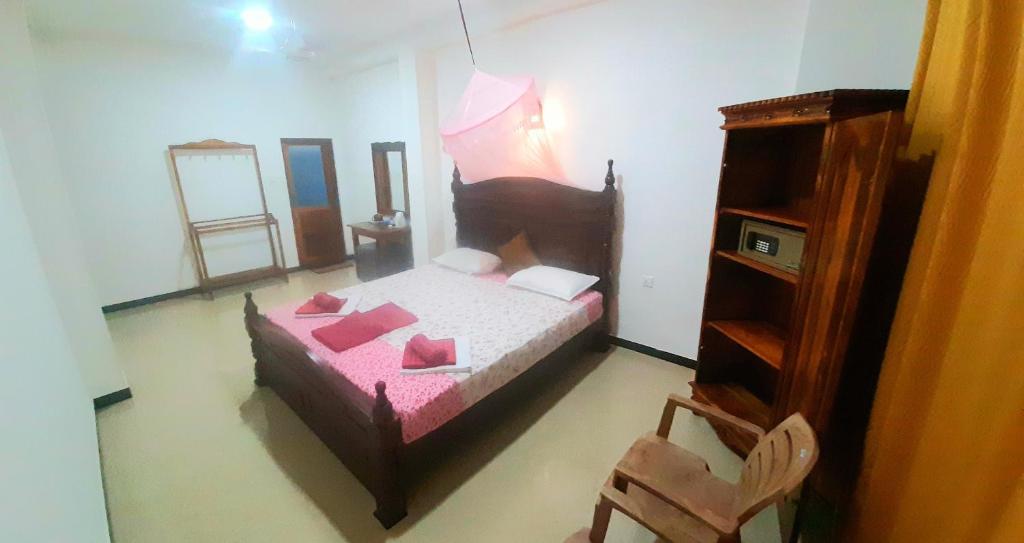 Dream Palace Family Guest House Mirissa , Beach 50m - 19