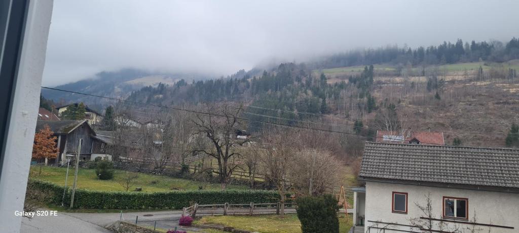 Nespecifikovaný výhled na hory nebo výhled na hory při pohledu z bed and breakfast