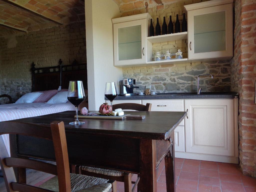 A kitchen or kitchenette at Cascina Romanino