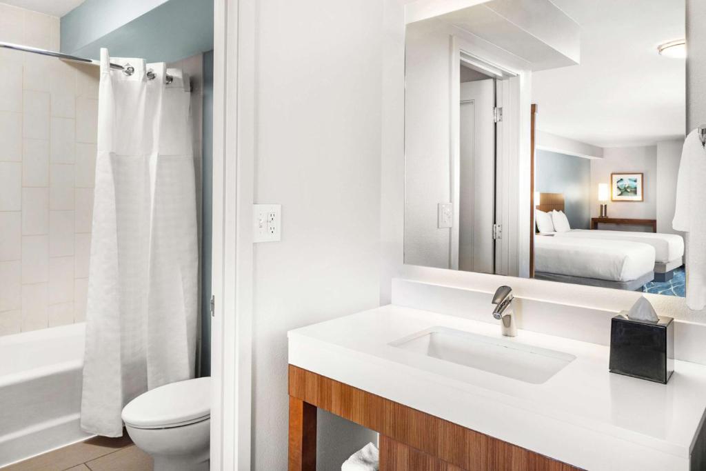 Hyatt Place Waikiki Beach - Specialty Queen Room Con Due Letti Matrimoniali Con Divano Letto E Vista In Montagna