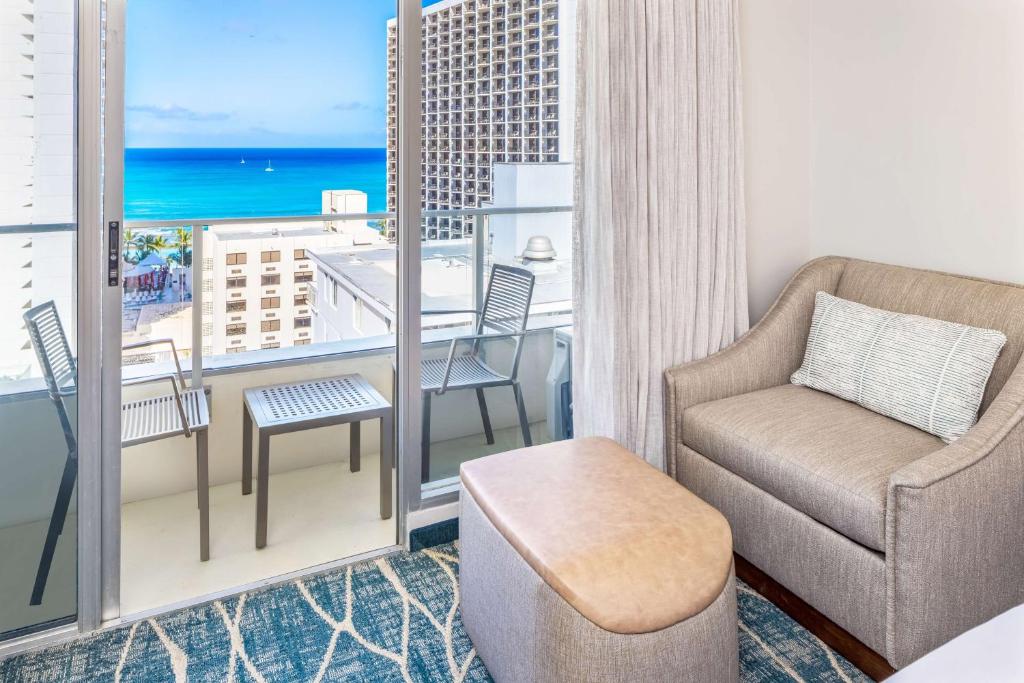 Hyatt Place Waikiki Beach - Sala Matrimoniali Con Due Letti Queen Matrimoniali Con Divano Letto E Vista Sull'oceano