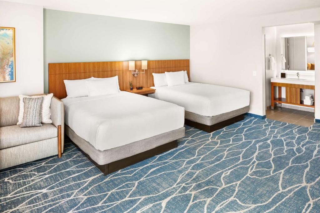 Hyatt Place Waikiki Beach - Specialty Queen Room Con Due Letti Matrimoniali Con Divano Letto E Vista Della Città