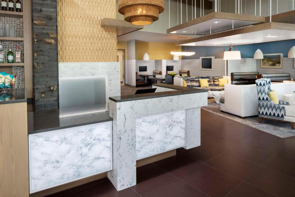 Kuchyň nebo kuchyňský kout v ubytování Hyatt Place Long Island East End