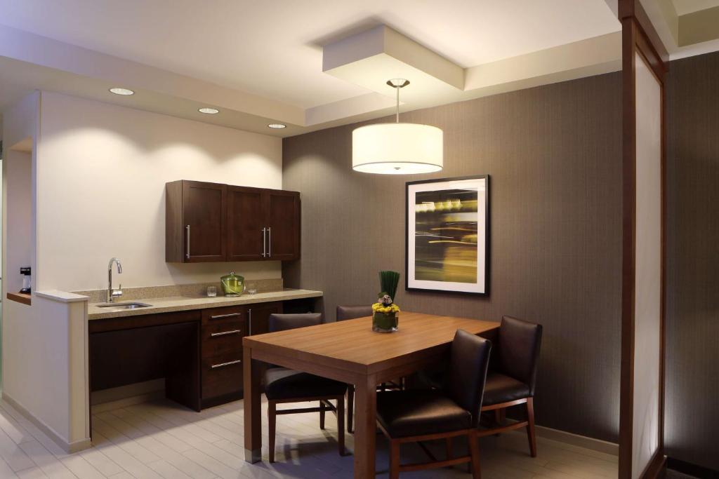 Hyatt Place Flushing/LGA Airport - 