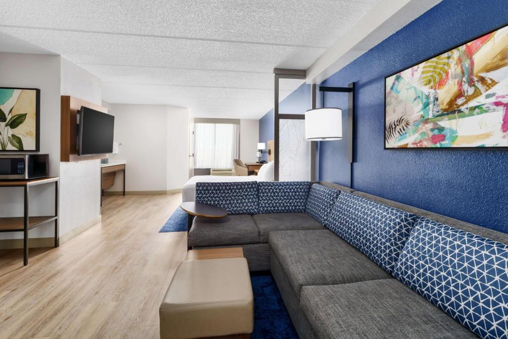 Hyatt Place across from Universal Orlando Resort photo