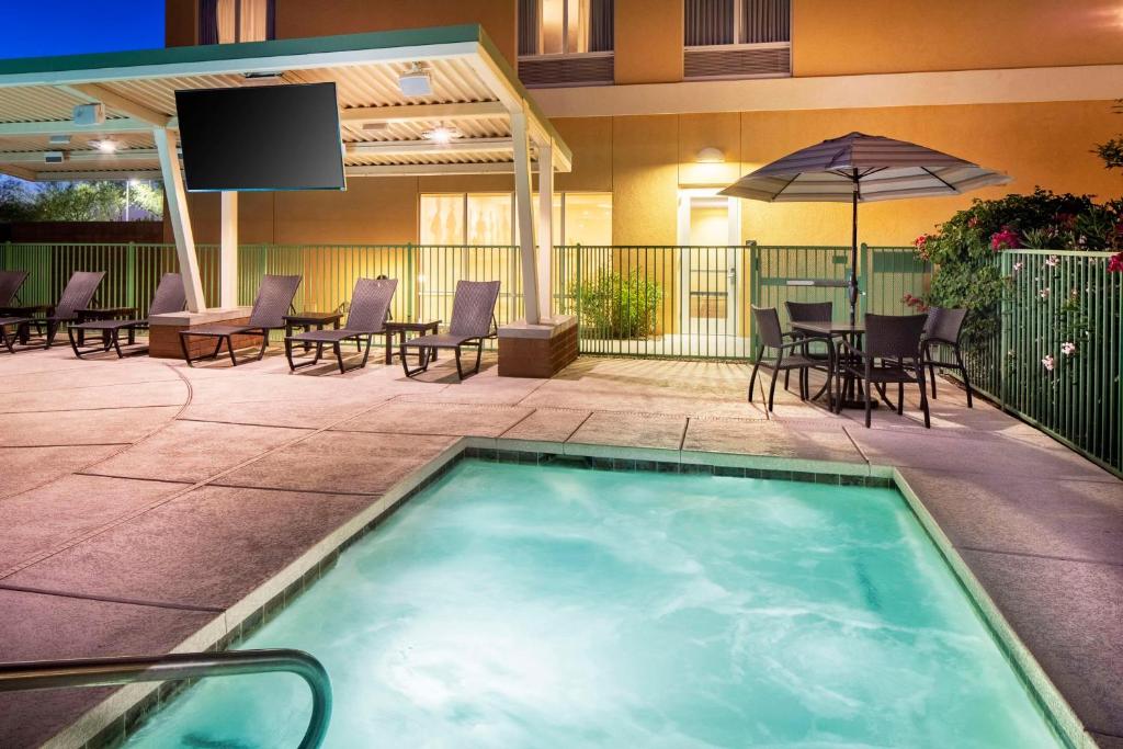Bazén v ubytování Hyatt Place Phoenix/ Mesa nebo v jeho okolí