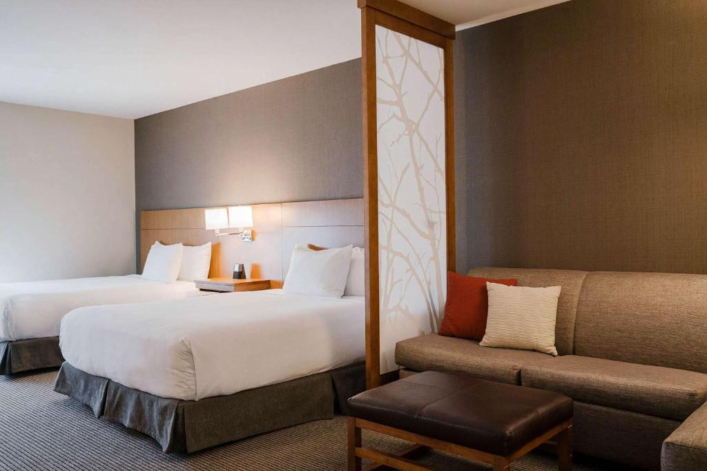 Postel nebo postele na pokoji v ubytování Hyatt Place Buffalo / Amherst, NY