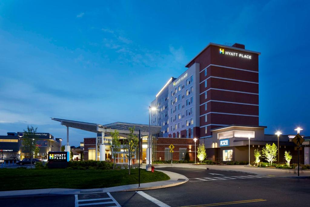 O edifício em que o hotel se localiza