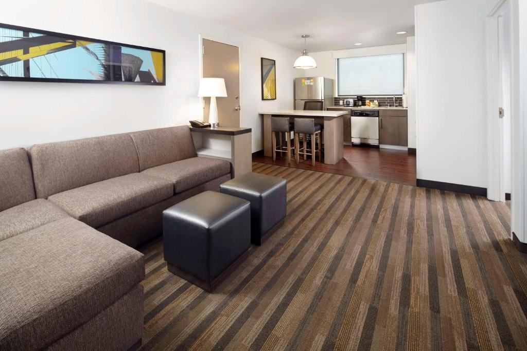 Hyatt House Denver Lakewood Belmar photo