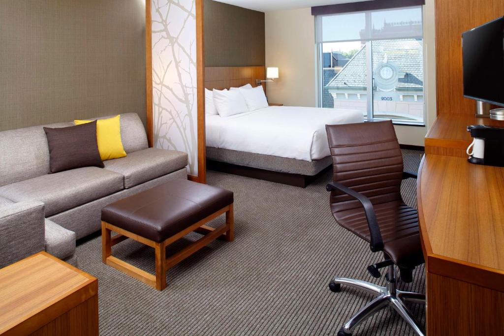 Hyatt Place Cleveland/Lyndhurst/Legacy Village photo