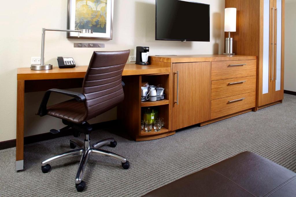 Hyatt Place Cleveland/Lyndhurst/Legacy Village photo