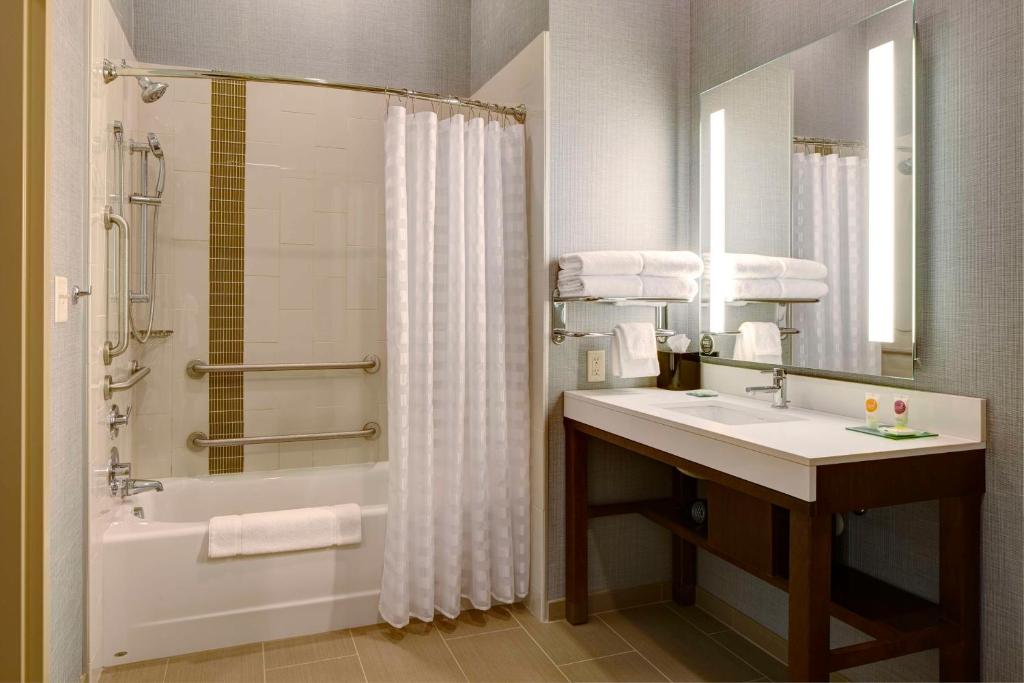 Hyatt Place St. Paul photo