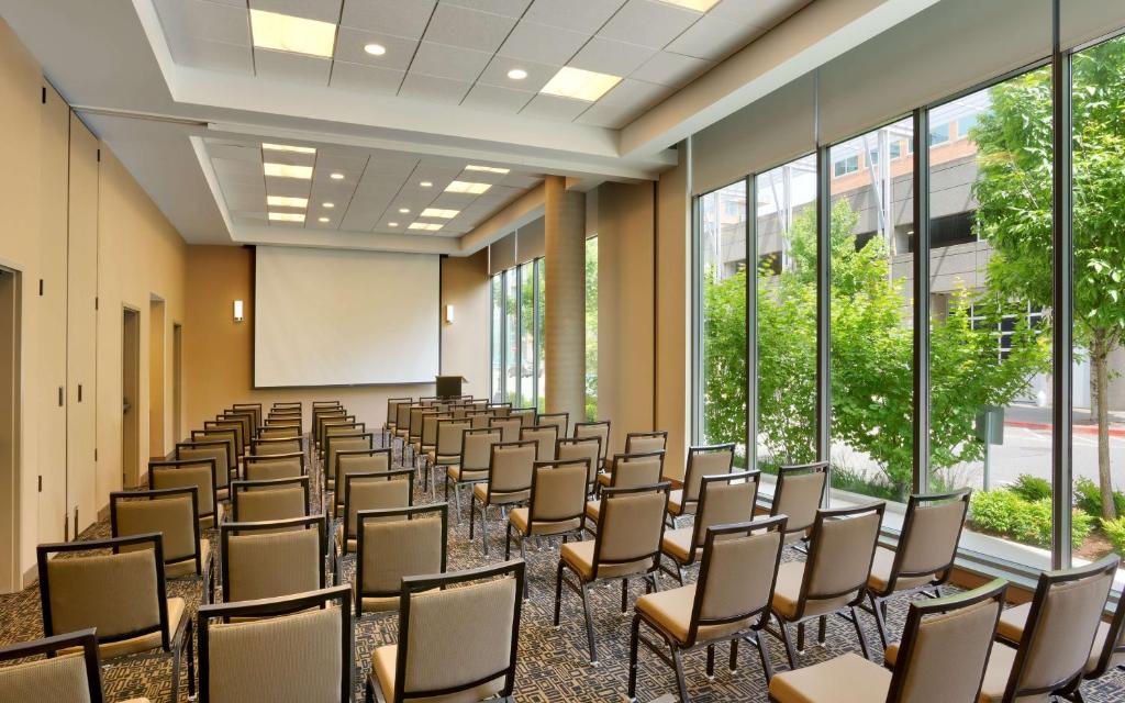Hyatt House Portland / Downtown photo