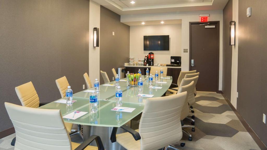 Hyatt Place Orlando/Lake Buena Vista photo