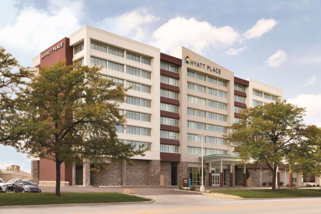 een weergave van de noordzijde van het hotel bij Hyatt Place Chicago O'Hare Airport in Rosemont