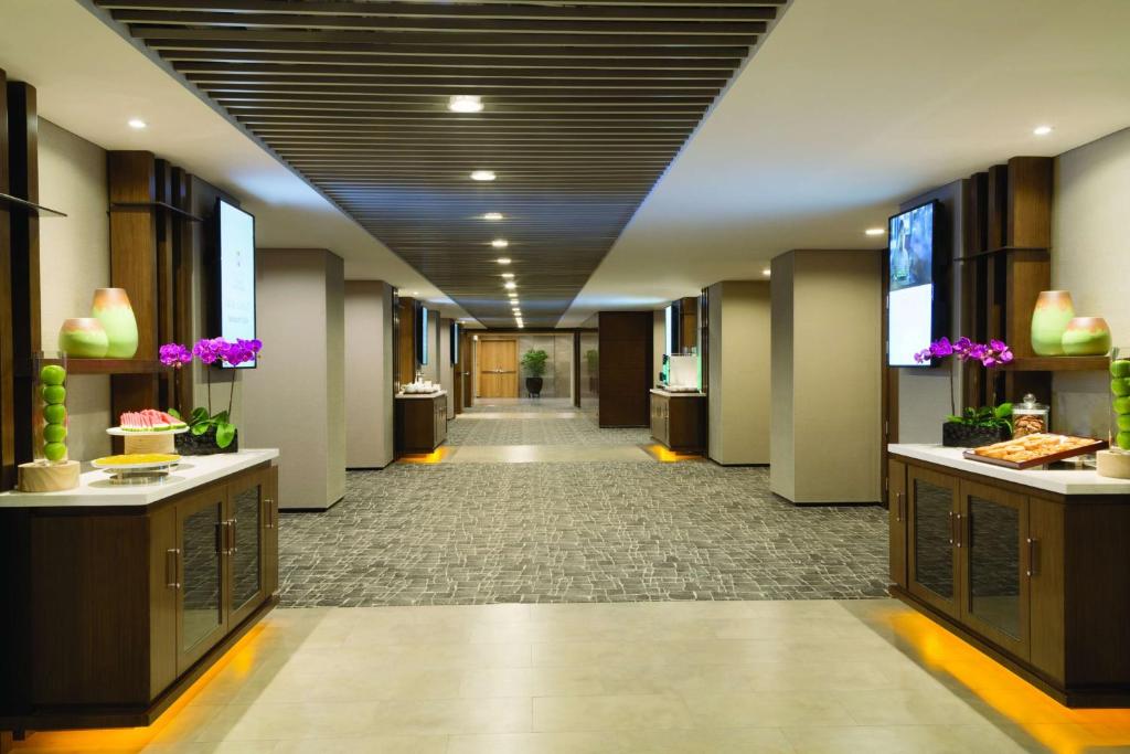 Vstupní hala nebo recepce v ubytování Hyatt House Shenzhen Airport
