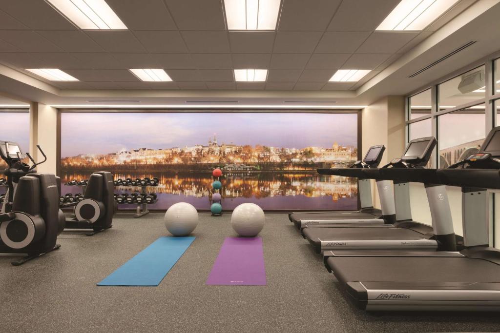 Fitness centrum a/nebo fitness zařízení v ubytování Hyatt Place Washington DC/Georgetown/West End